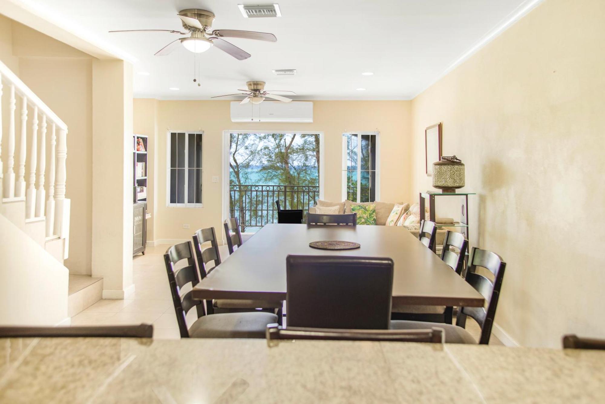 With Access Near Airport Homestay Nassau