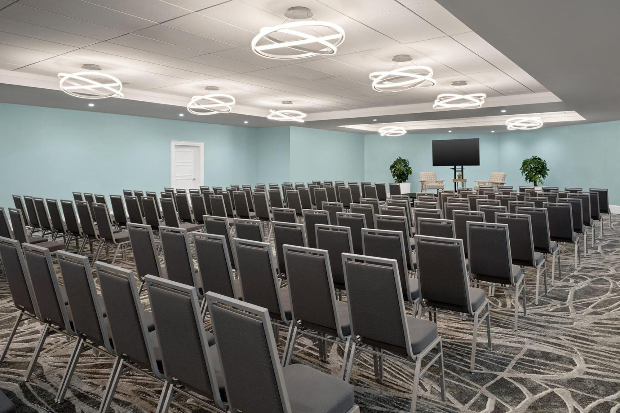 Courtyard By Marriott Downtown/junkanoo Nassau