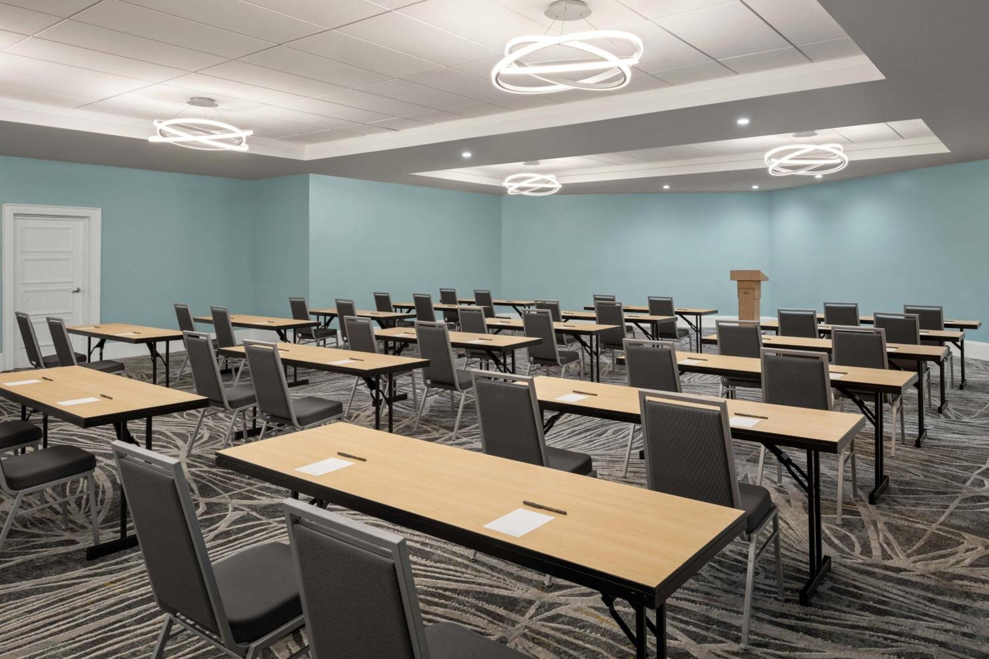 Hotel Courtyard By Marriott Downtown/junkanoo