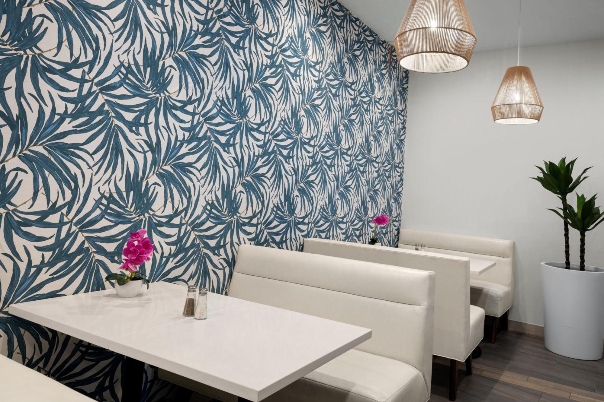 Courtyard By Marriott Downtown/junkanoo