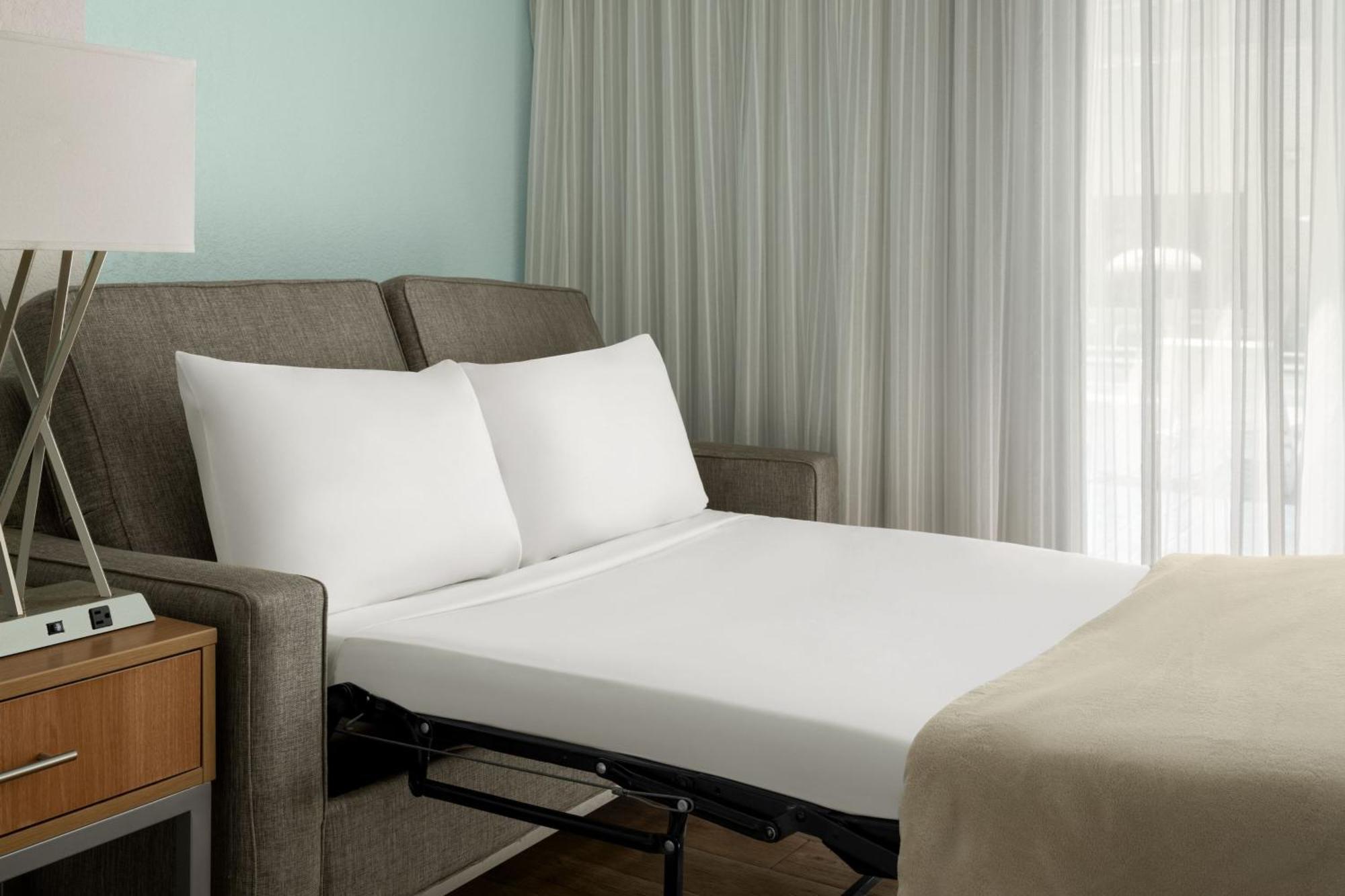 Courtyard By Marriott Downtown/junkanoo Nassau