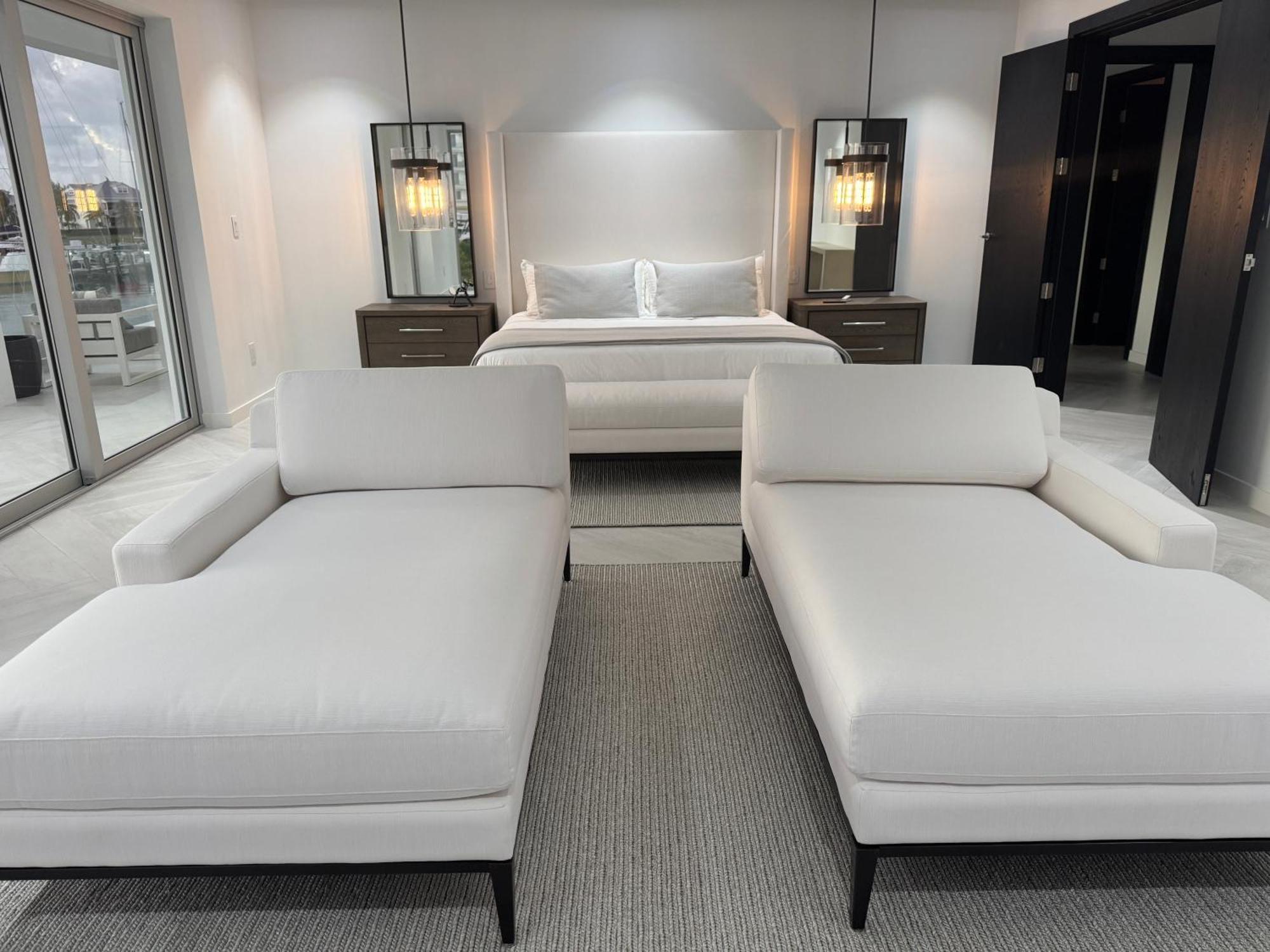 New Luxury Waterfront Condo, Palm Cay, The Bahamas * Nassau