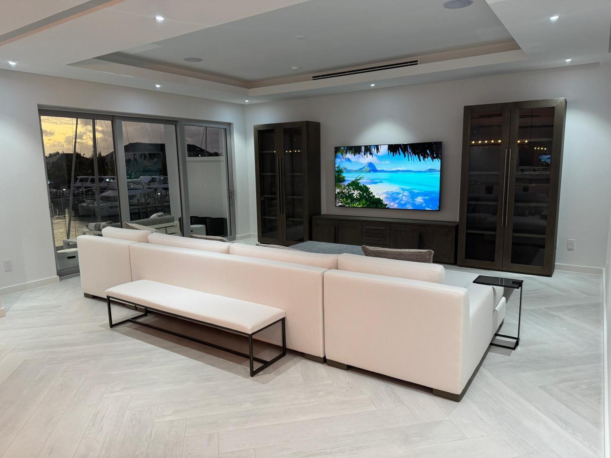 New Luxury Waterfront Condo, Palm Cay, The Bahamas *