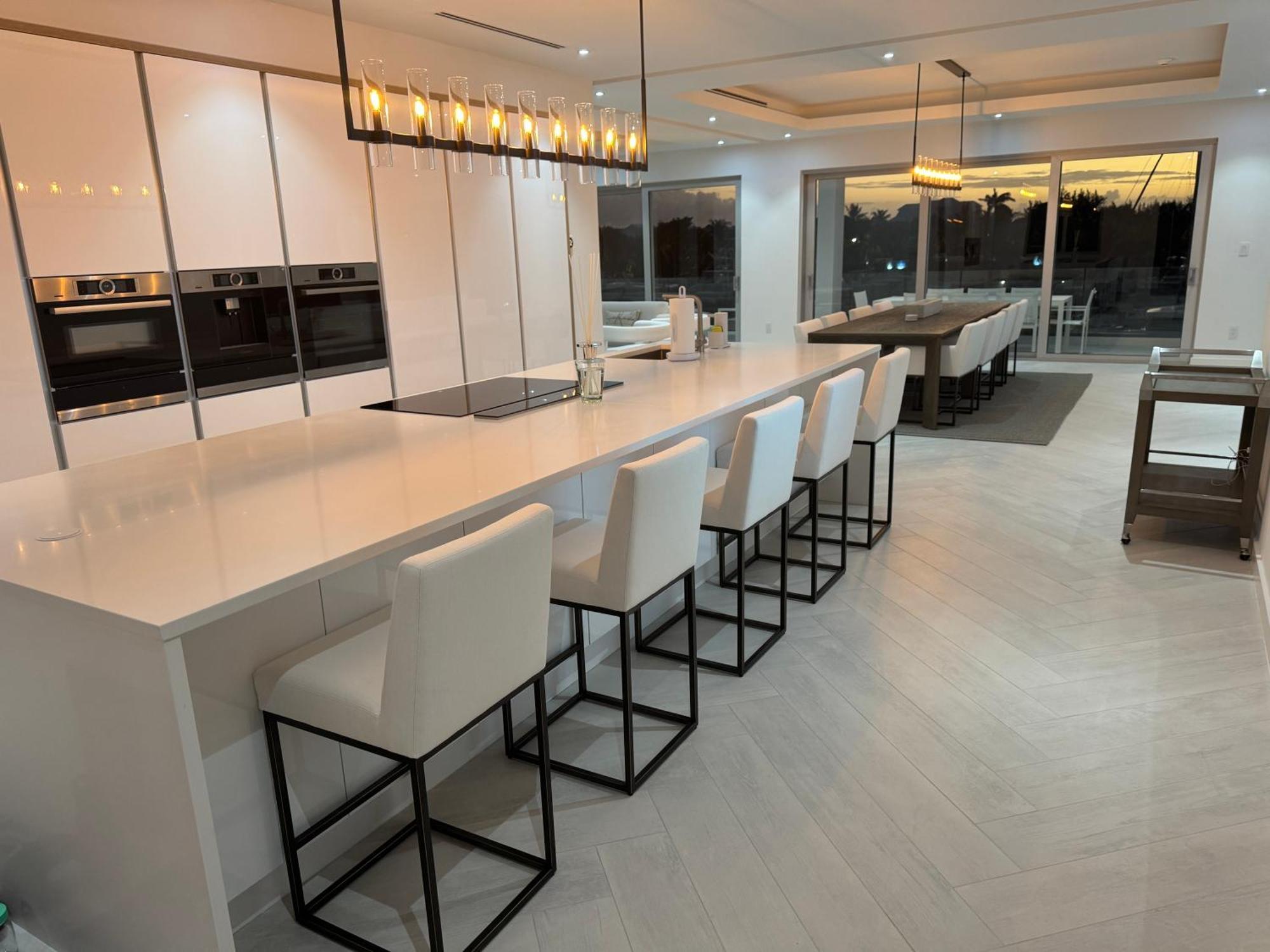 New Luxury Waterfront Condo, Palm Cay, The Bahamas
