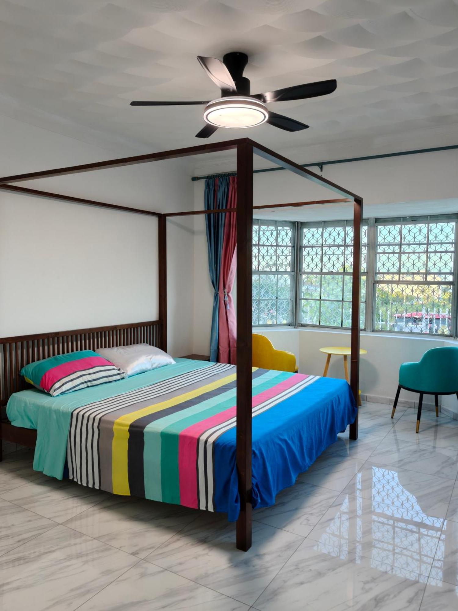 Da Pink And White Palace Hostel