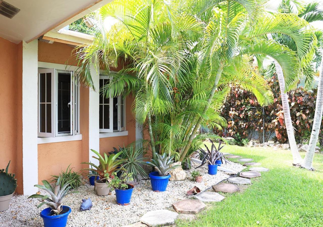 Capsule hotel Coconut Palms Hideaway