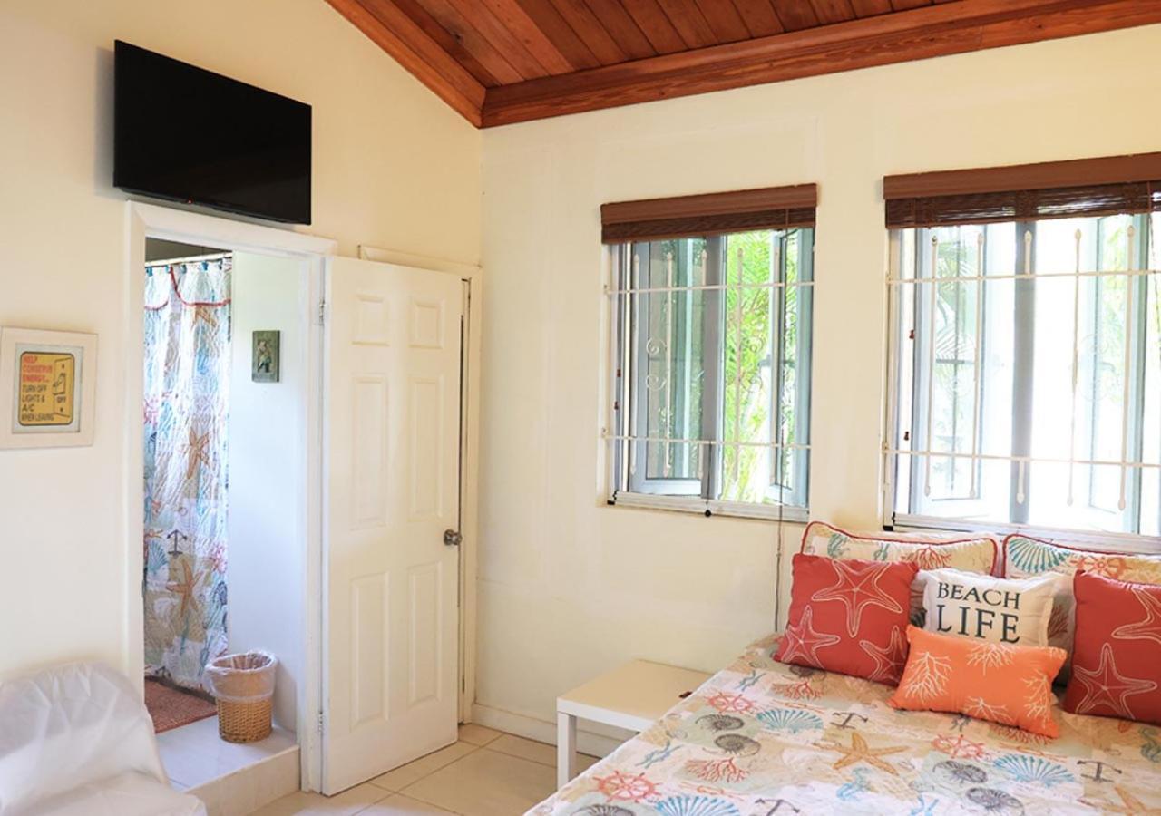 Coconut Palms Hideaway *