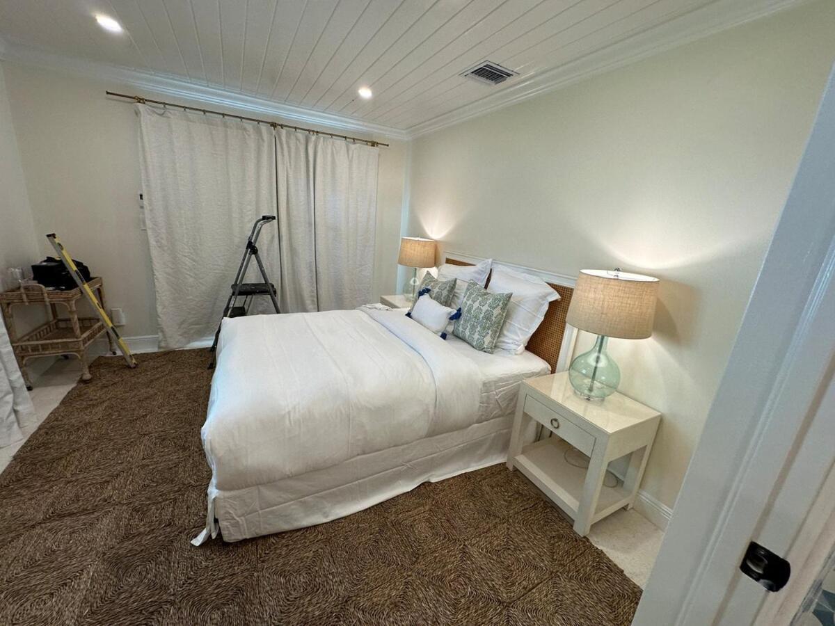 Holiday home Pineapple Wine Dunmore Town