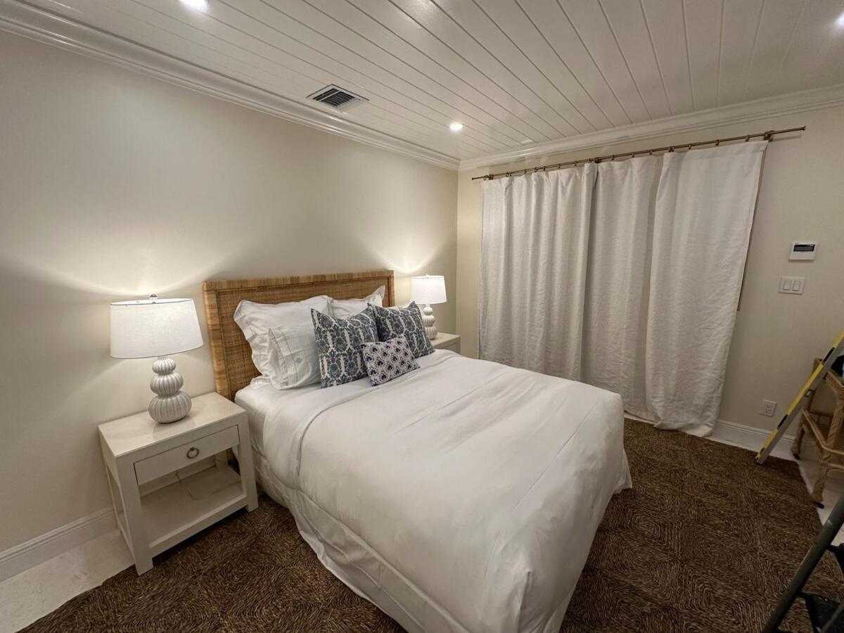 Holiday home Pineapple Wine Dunmore Town