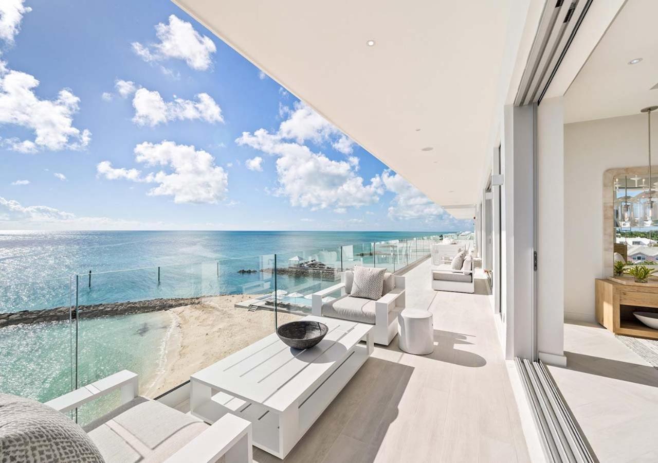 Palm Cay Marina And *