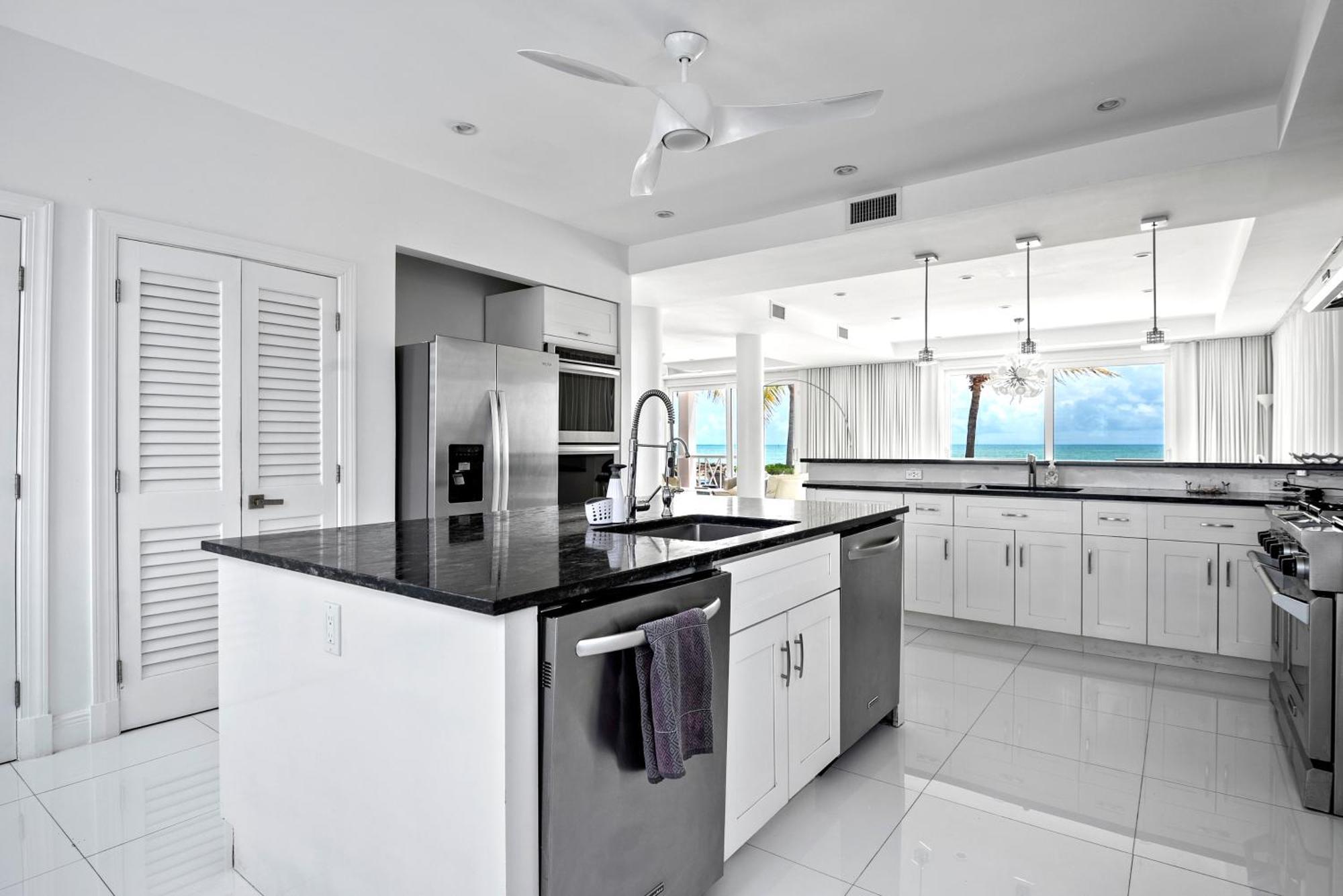 White House - Exclusive Luxury Beachfront - Private White Villa *