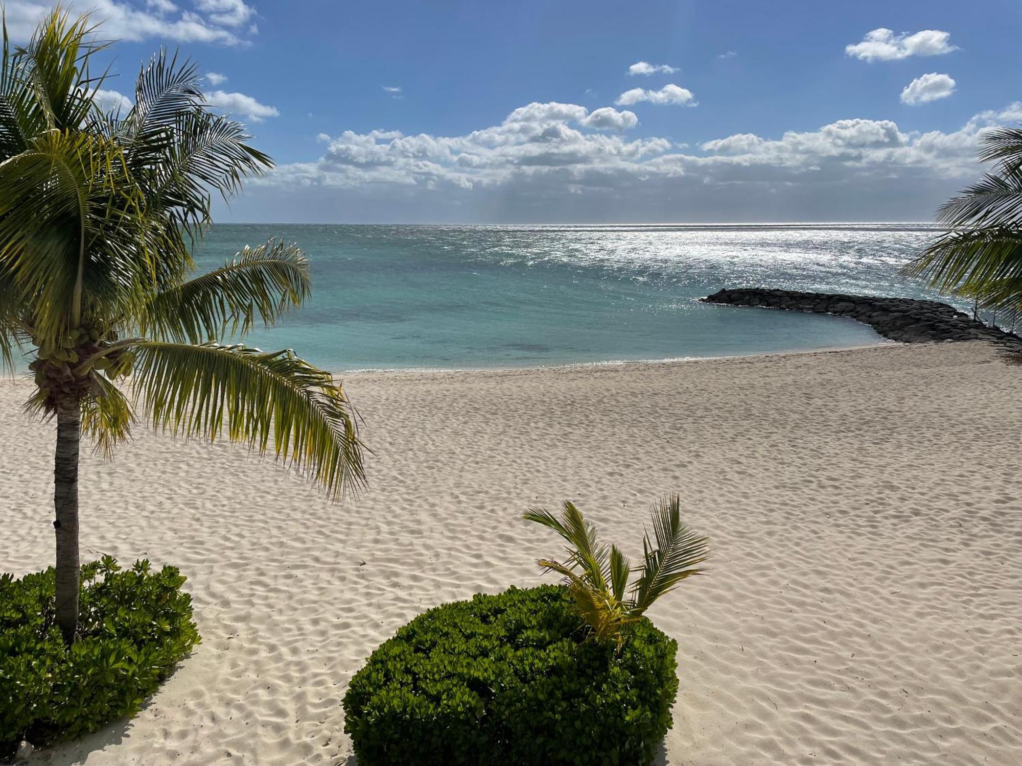 White House - Exclusive Luxury Beachfront - Private White Villa Nassau