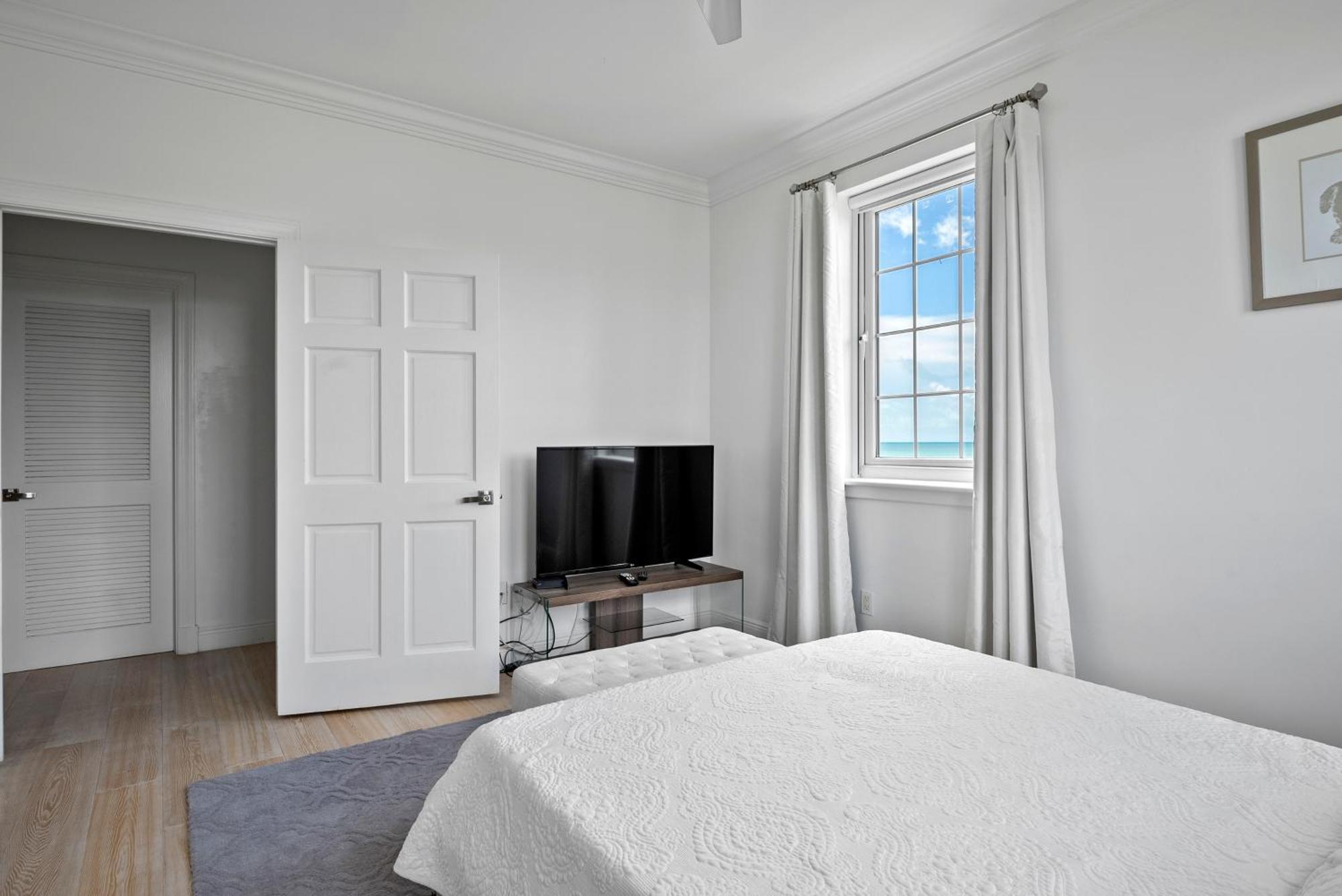 White House - Exclusive Luxury Beachfront - Private White