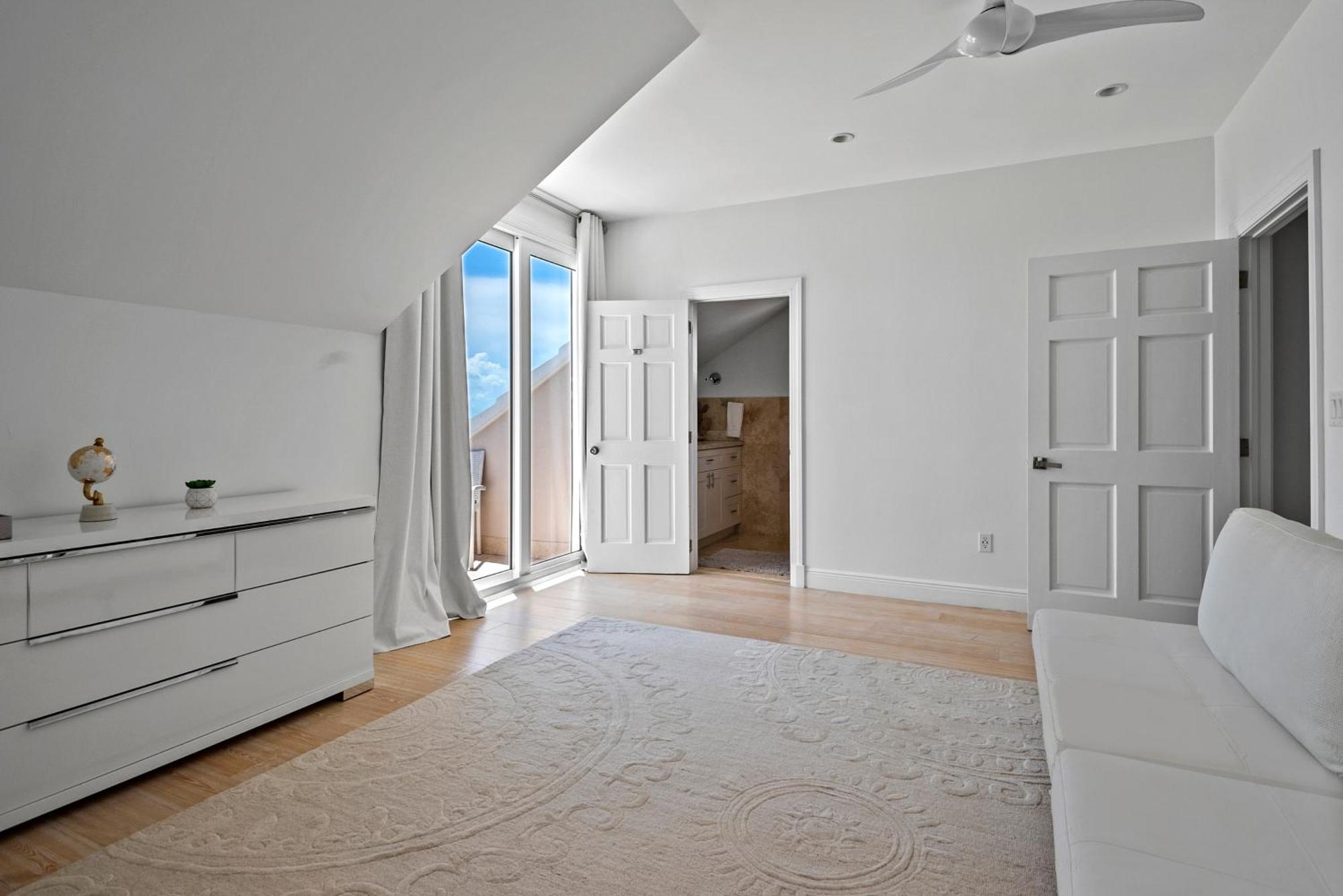 White House - Exclusive Luxury Beachfront - Private White Villa