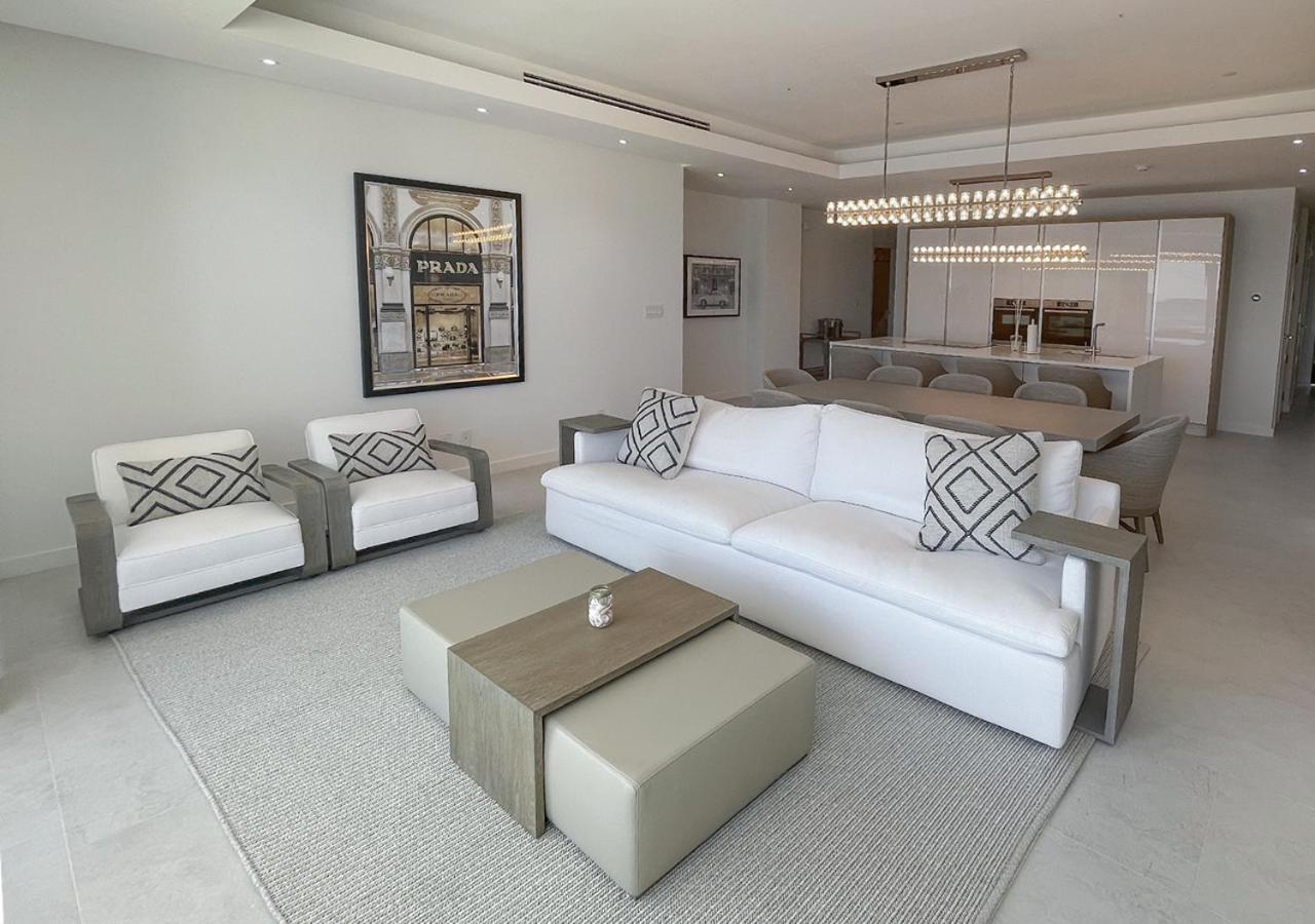 Resort Palm Cay Marina And