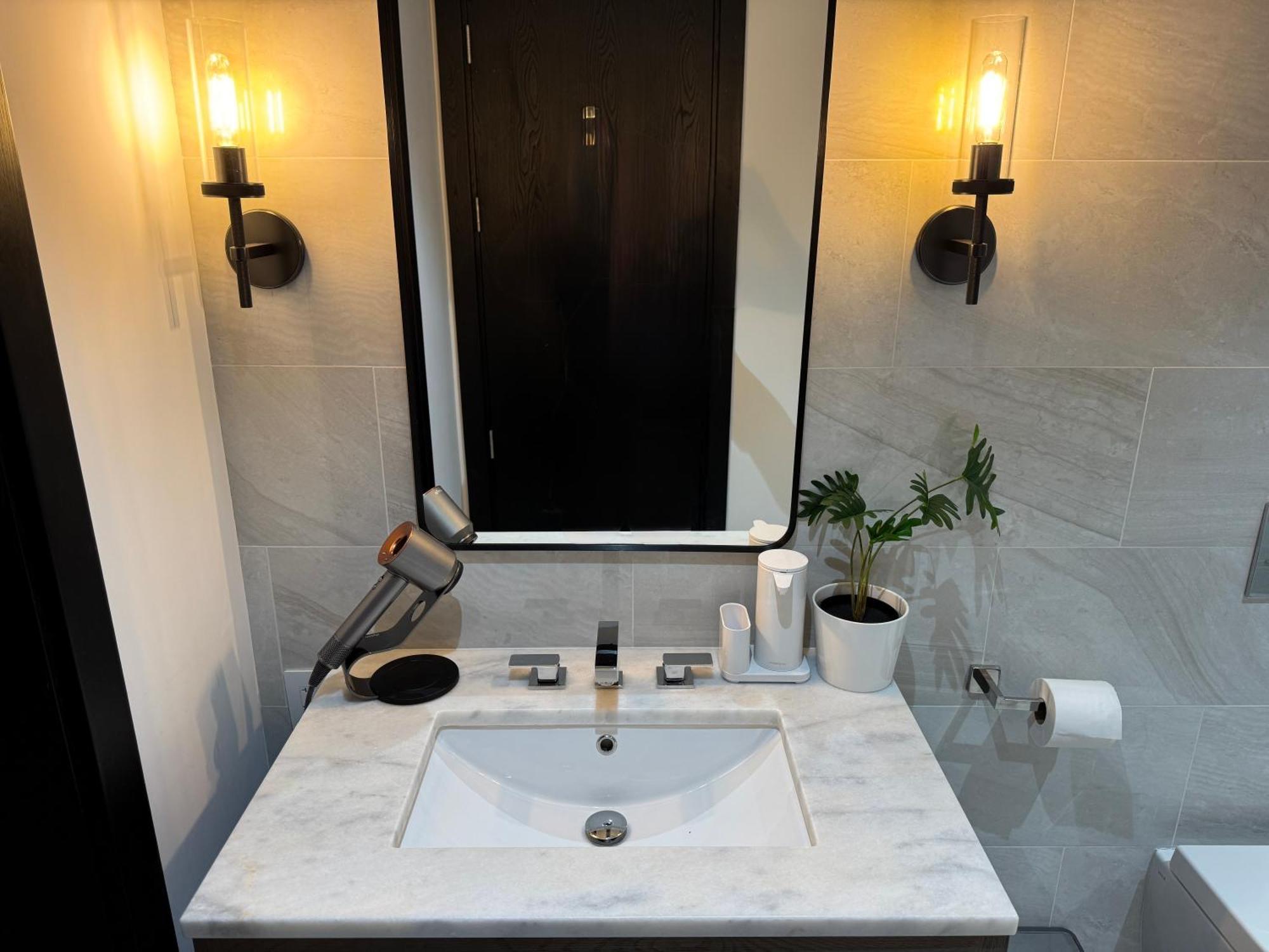 New Luxury Waterfront Condo, Palm Cay, The Bahamas Apartment Nassau