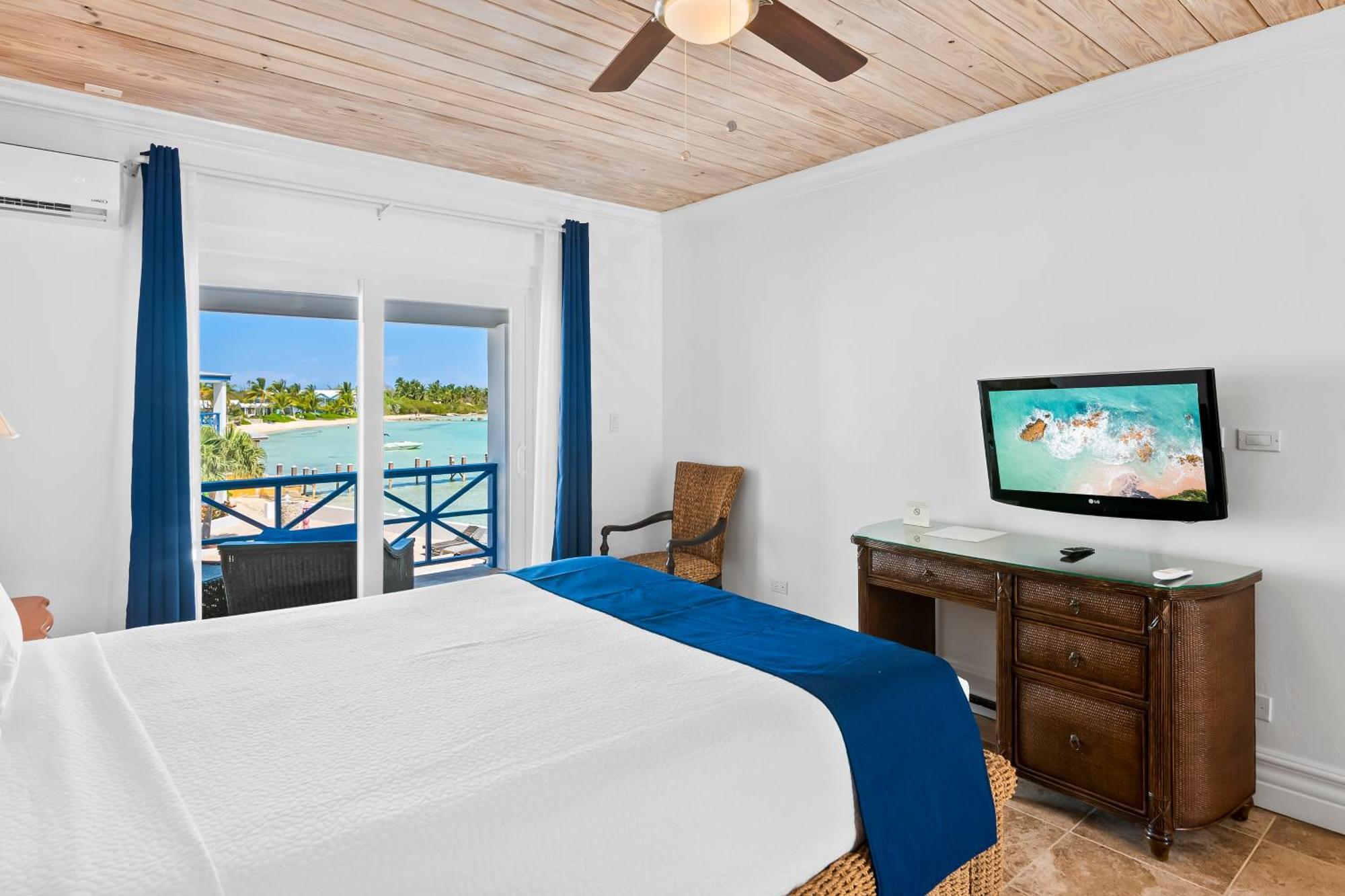 Augusta Bay * George Town