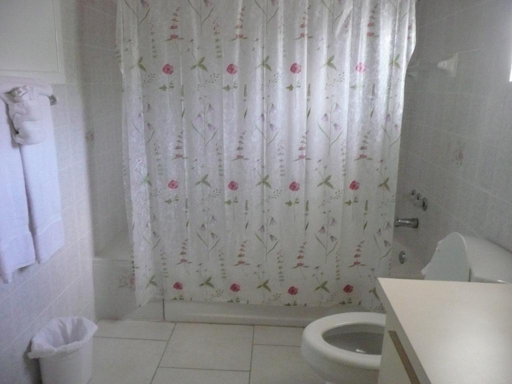 Cut Villa