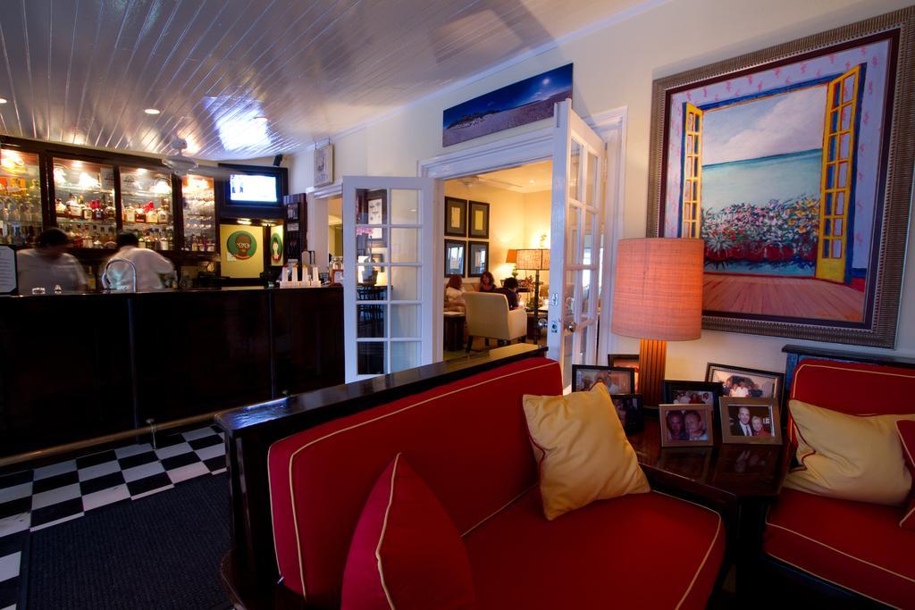 Rock House Harbour Island 3*