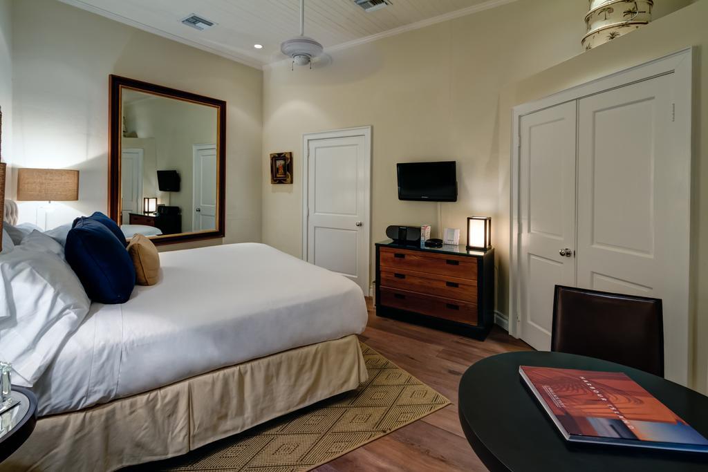 Resort Rock House Harbour Island 3*