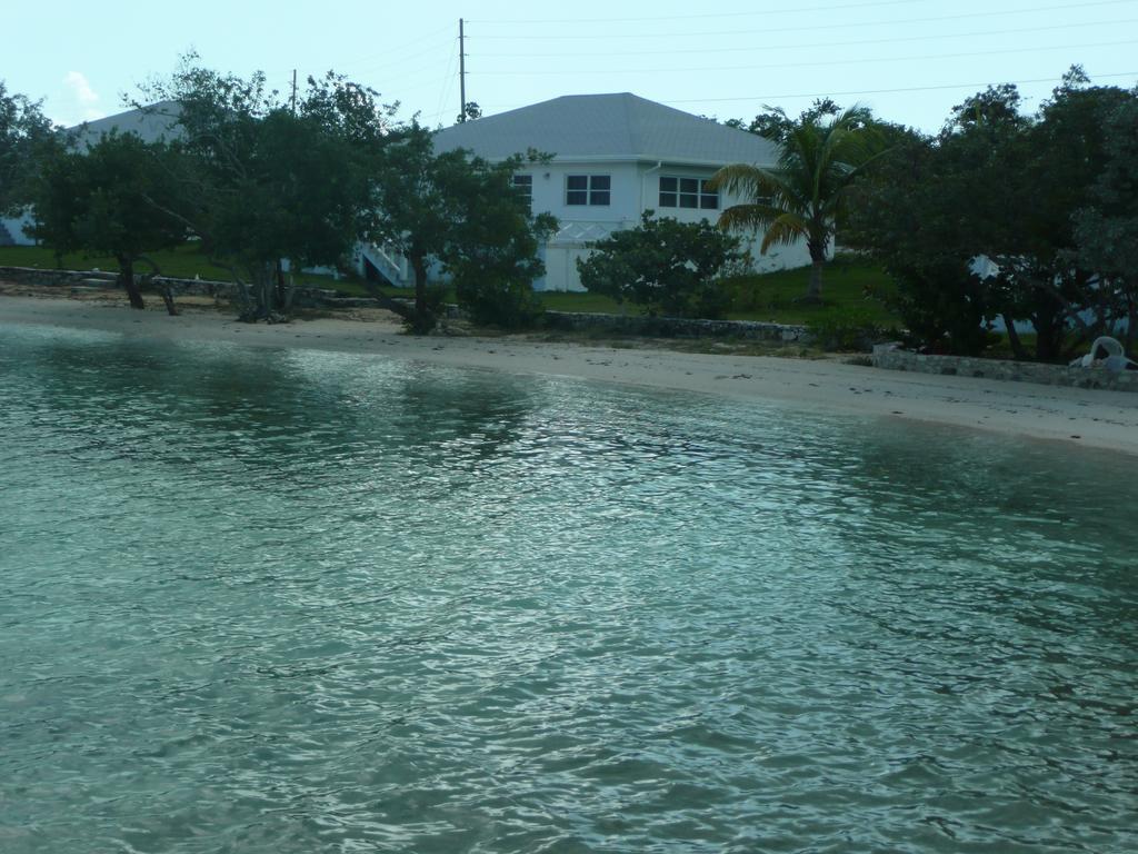Villa Cut