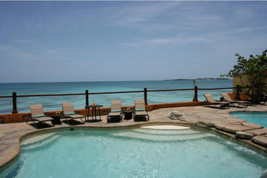 Hotel Marley & Nassau