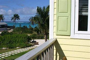 Pineapple Fields Aparthotel 4*