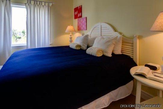 Pineapple Fields Aparthotel 4*