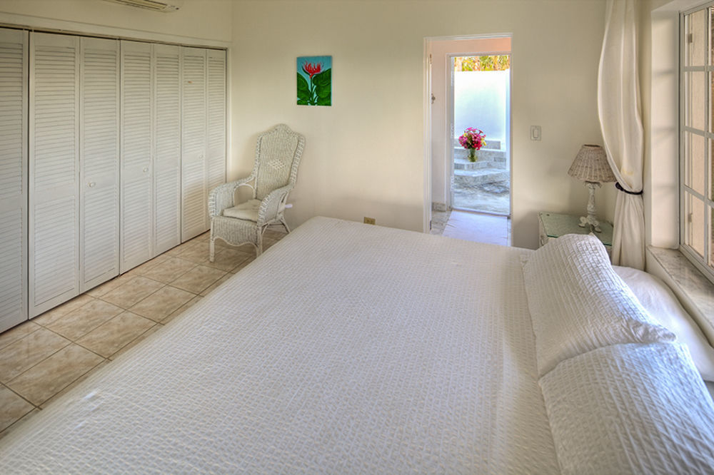 Seven Palms Apartment *