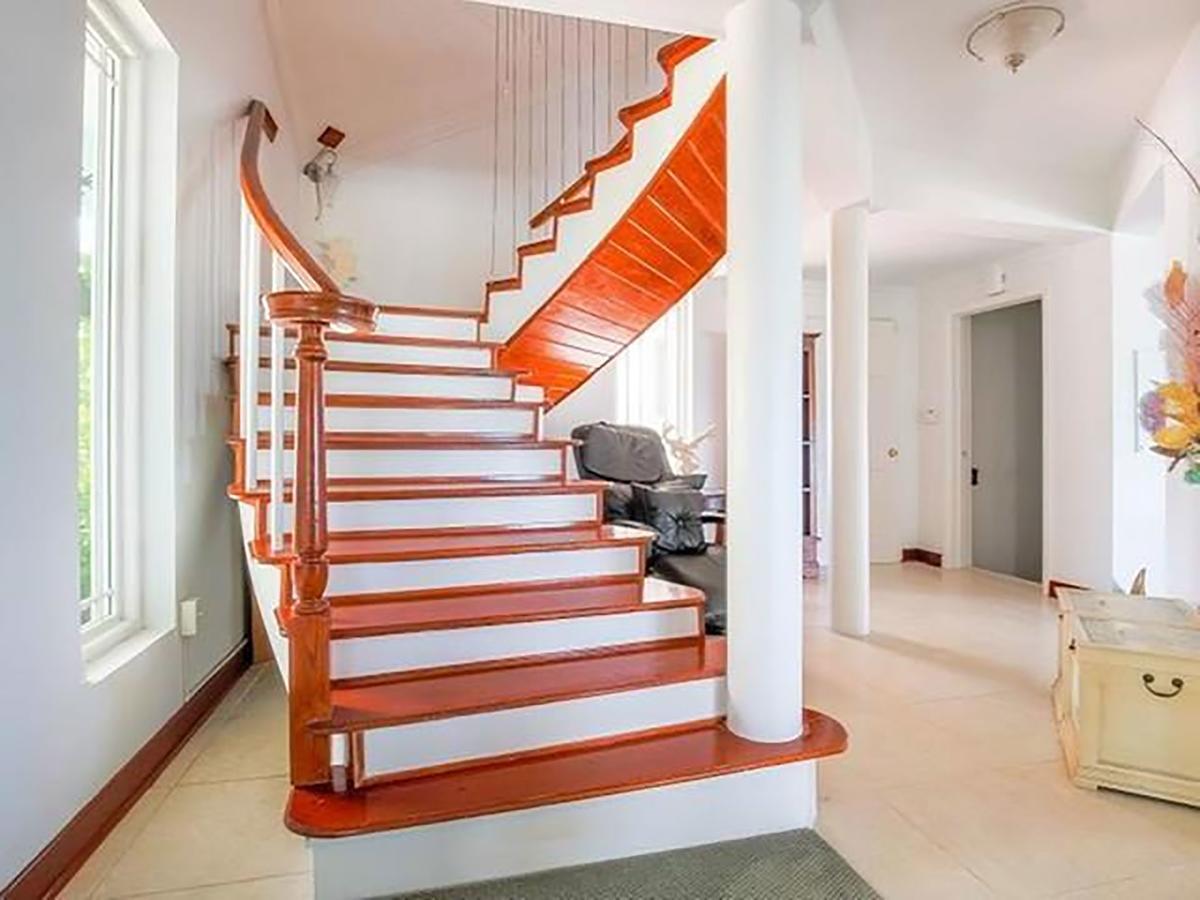 Four Bedroom Oceanfront * Nassau