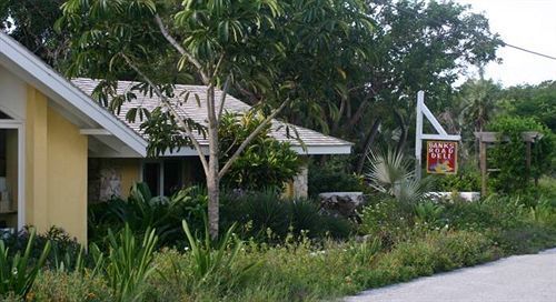 Pineapple Fields Aparthotel 4*