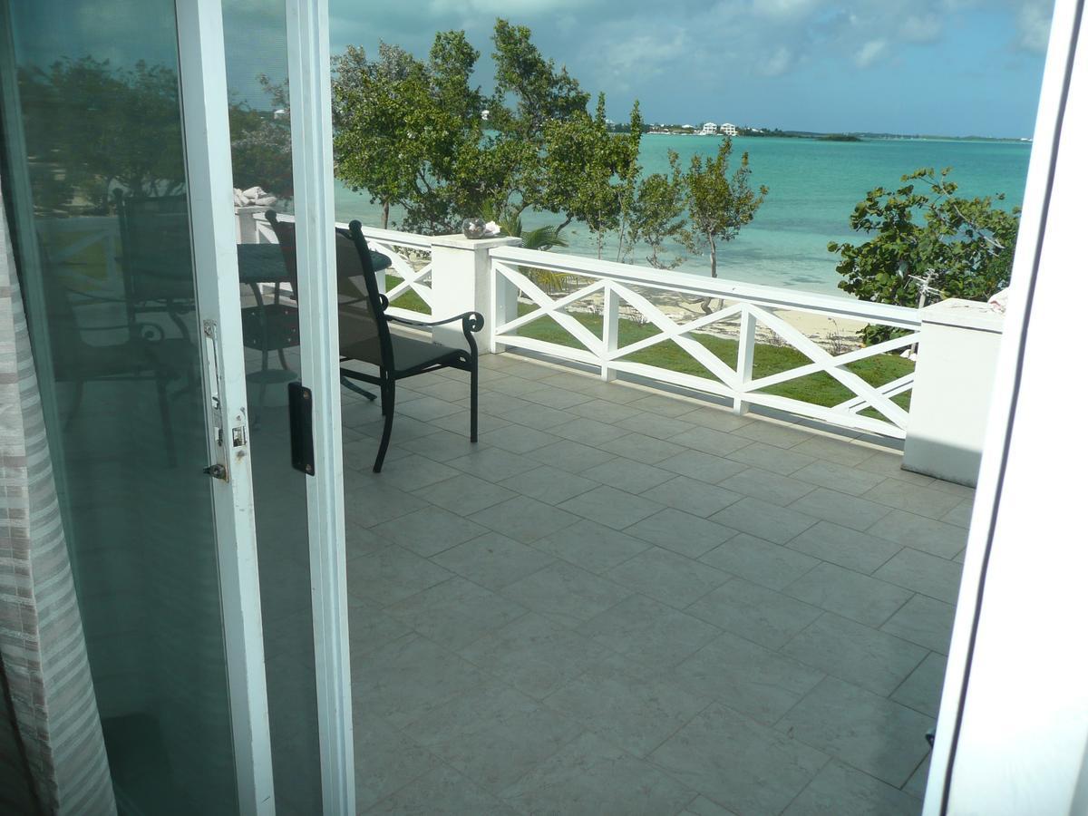 Cut Villas