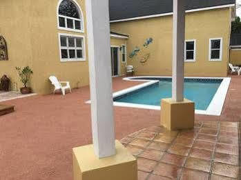 Brownstone 1 Guest house Nassau