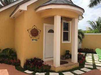 Guest house Brownstone 1 Nassau