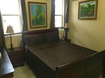 Brownstone 1 Nassau