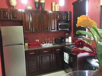 Guest house Brownstone 1