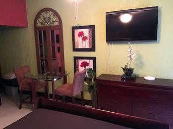Brownstone 1 Nassau