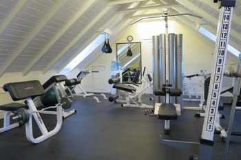 Rock House Harbour Island Resort 3*