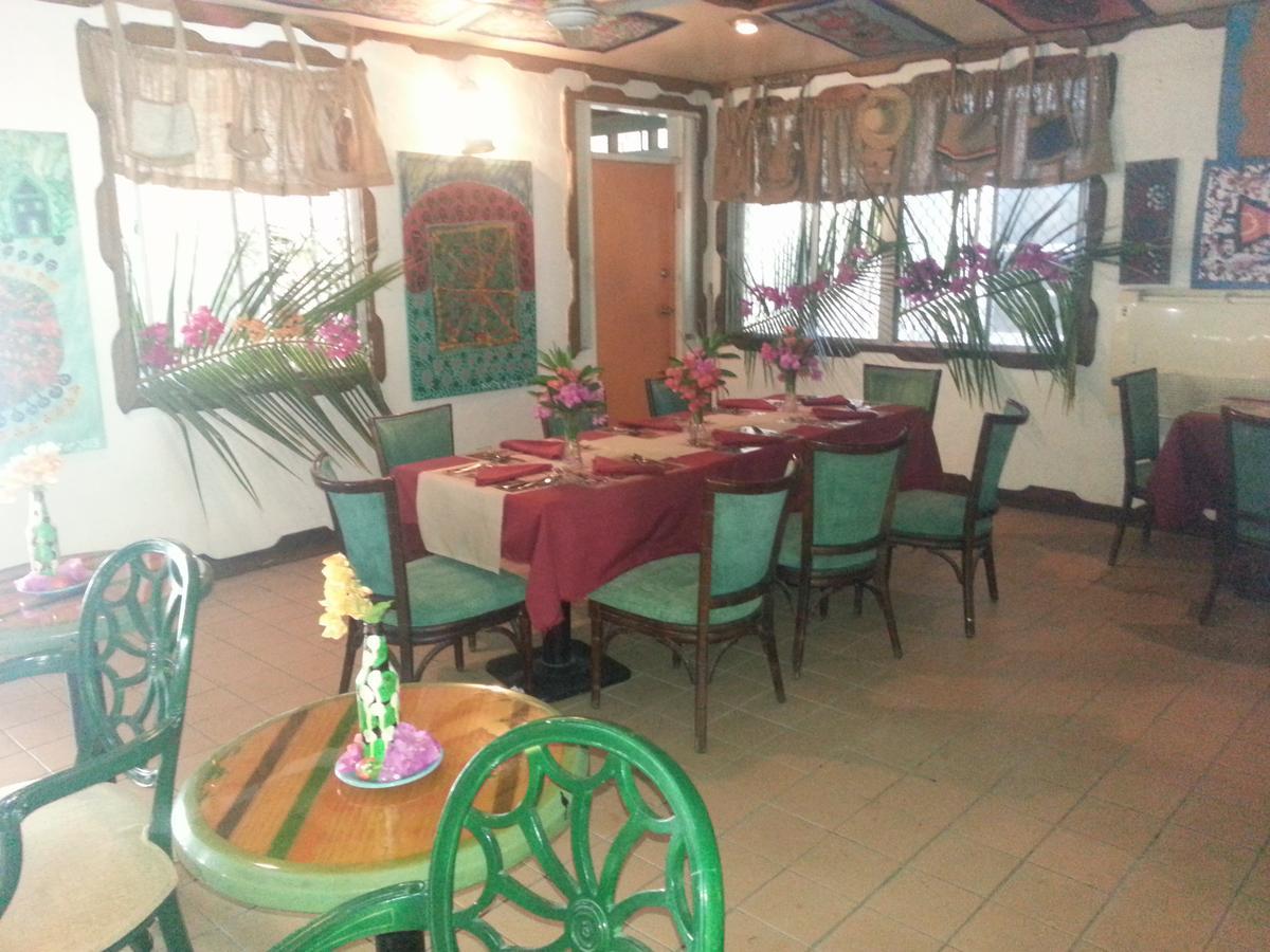 Nettie's Different Of Casuarina's Hotel 2*