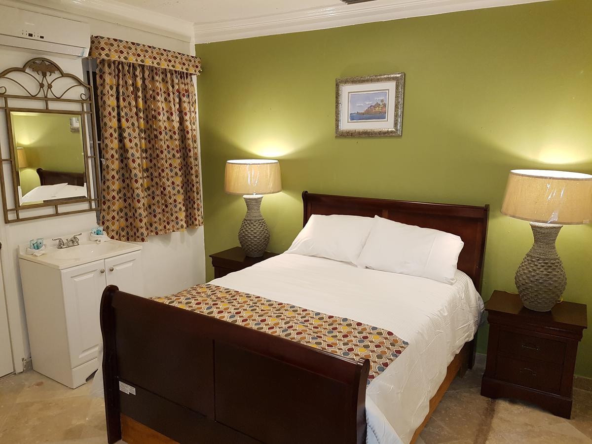Bed & Breakfast Golden Palms House