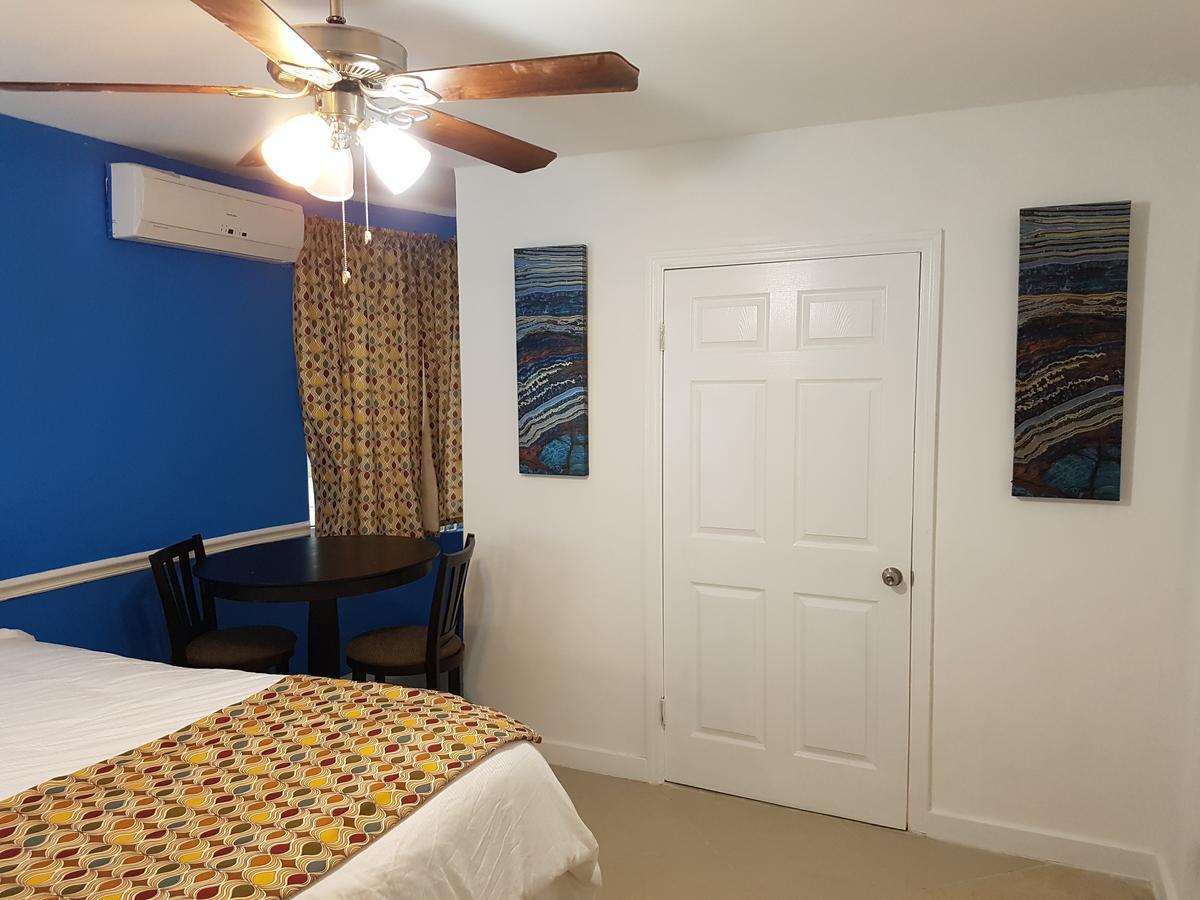 Bed & Breakfast Golden Palms House