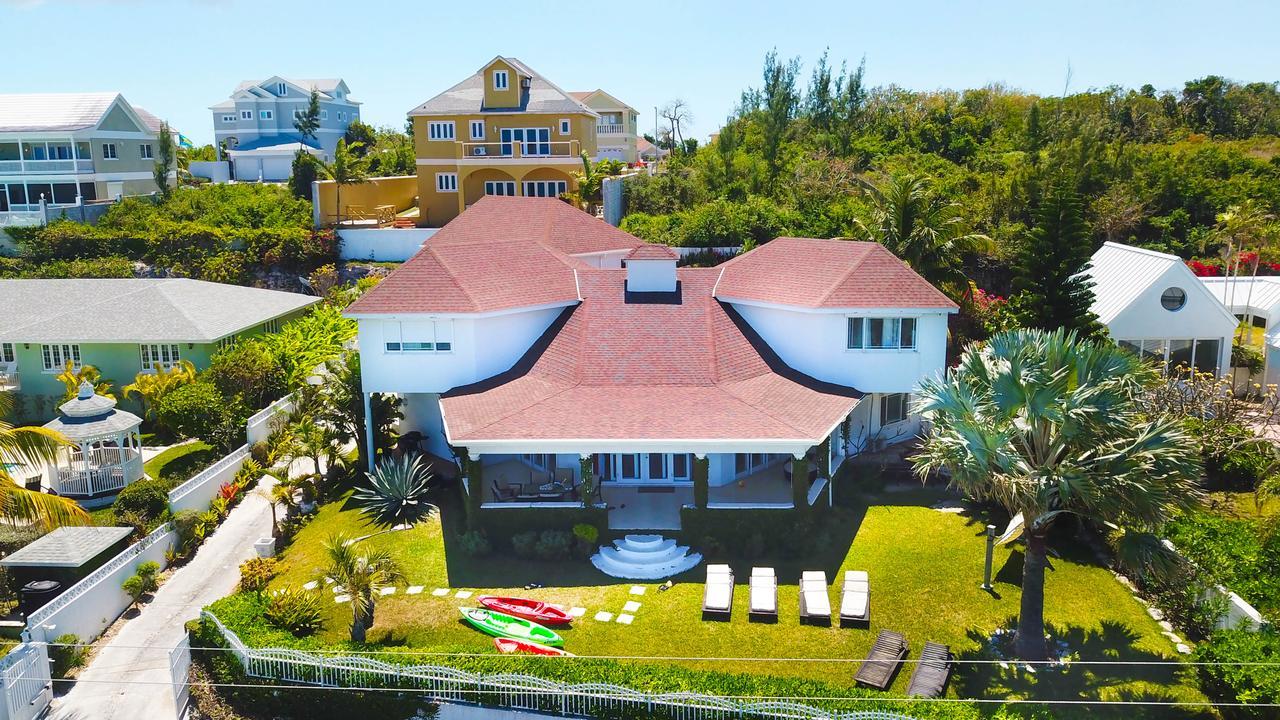 Four Bedroom Oceanfront Holiday home Nassau