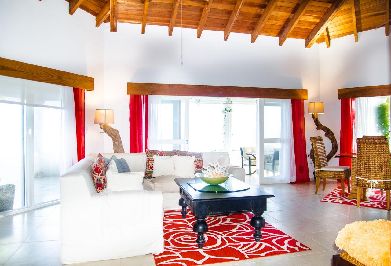 Four Bedroom Oceanfront Nassau