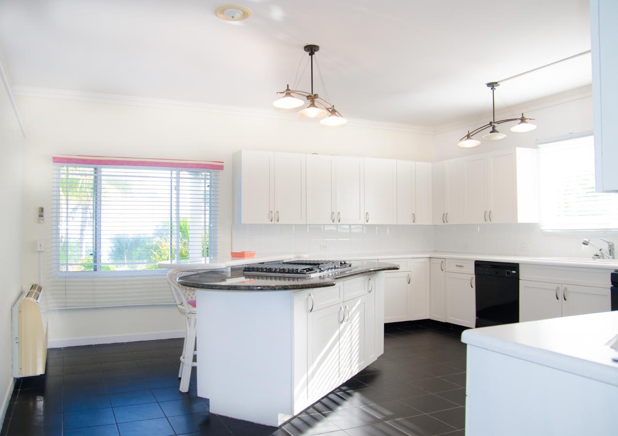 Four Bedroom Oceanfront Holiday home *
