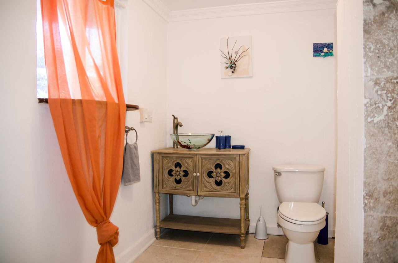Four Bedroom Oceanfront Holiday home Nassau