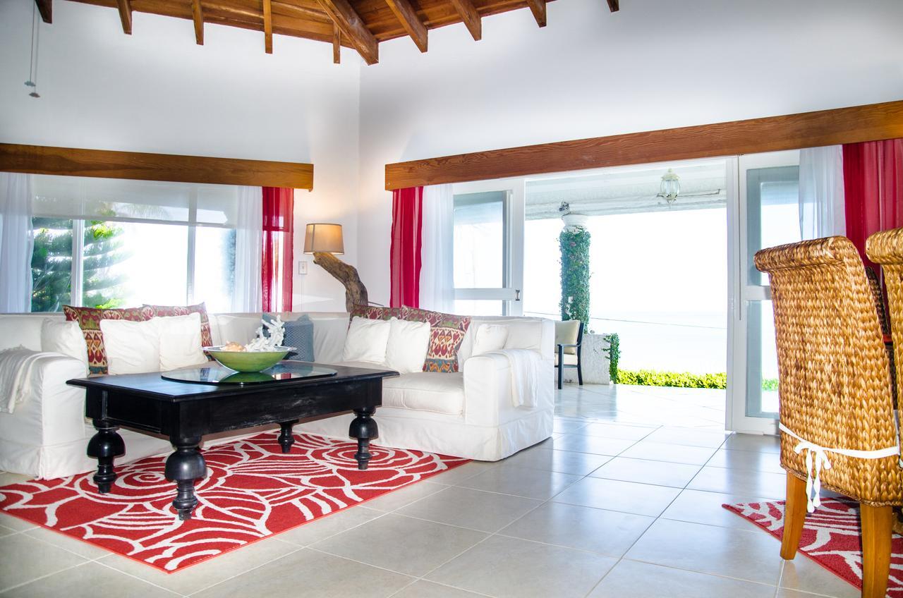 Holiday home Four Bedroom Oceanfront Nassau