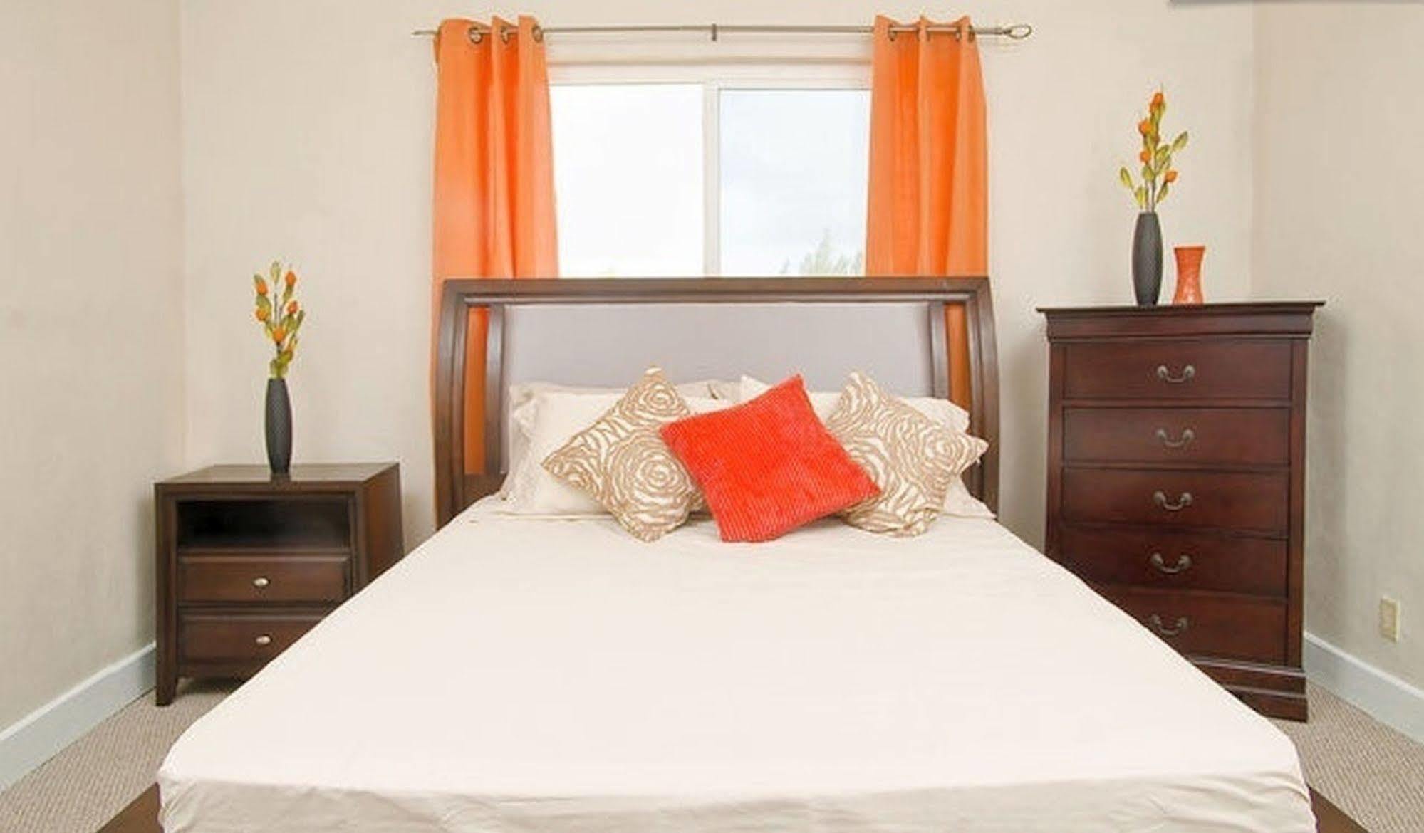 Taste Of Paradise Hotel Coral Harbour