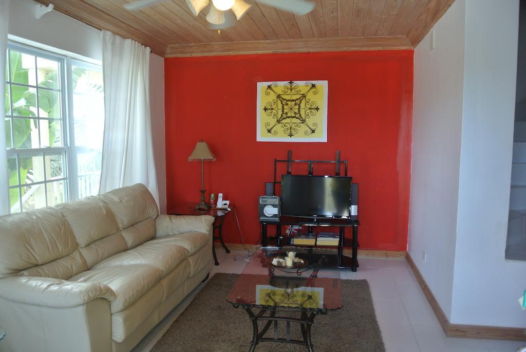 Villa Sapphire Garden George Town