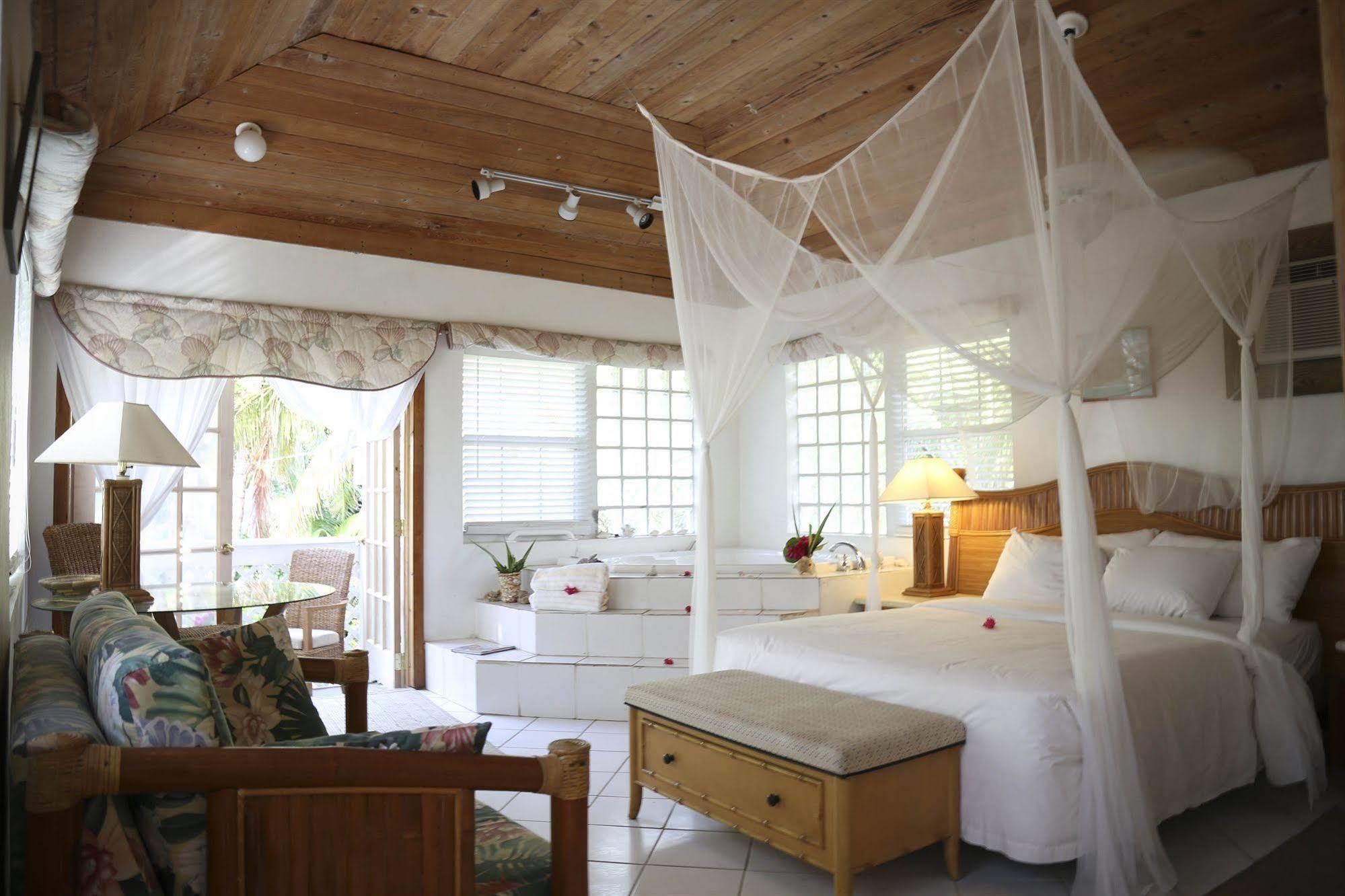 Tingum Village 3*