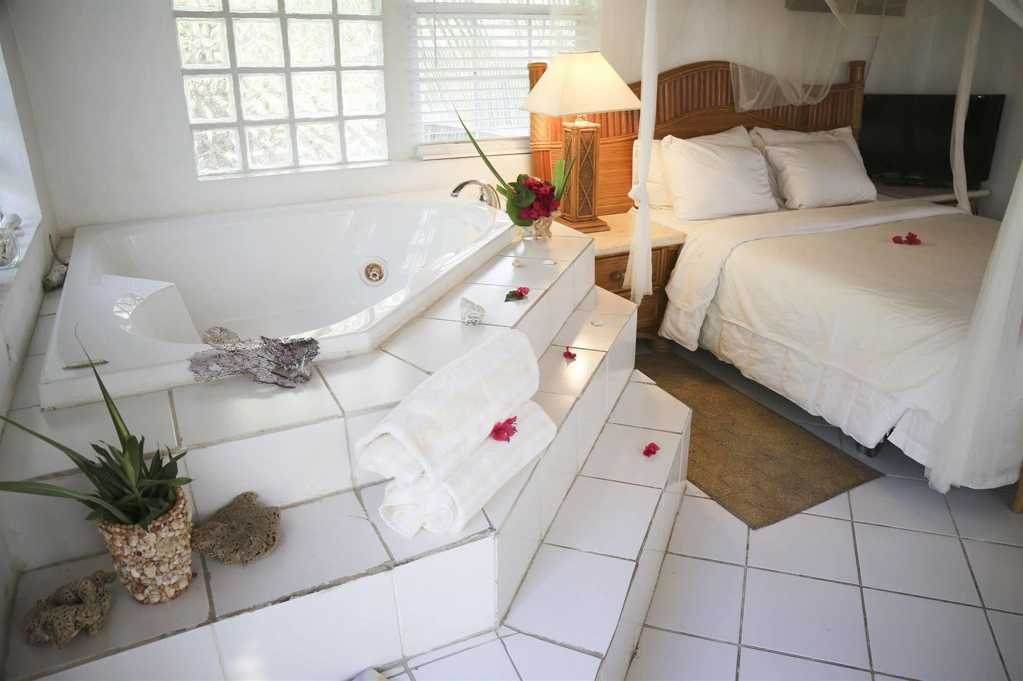 Hotel Tingum Village